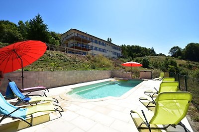Hochmoderne Villa mit beheizbarem Schwimmbad ...