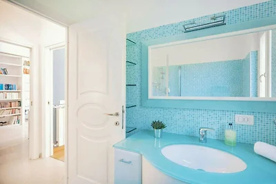 Art Apartment with Sea View