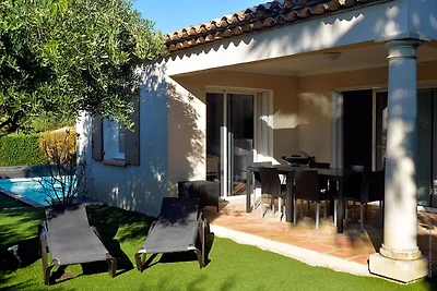 Villa mit Schwimmbad, nur 1 km. aus dem Meer