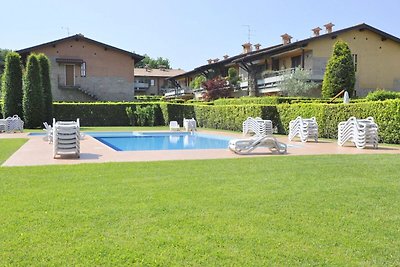 Vibrant Holiday Home in Lazise with Swimming...