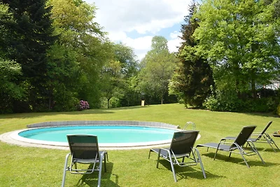 Luxusvilla mit Swimmingpool