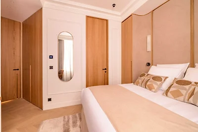 Luxe A/C Apt - 6P/3BDR - Arc de Triomphe