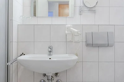 Jasny apartament wakacyjny z balkonem w Seepa...