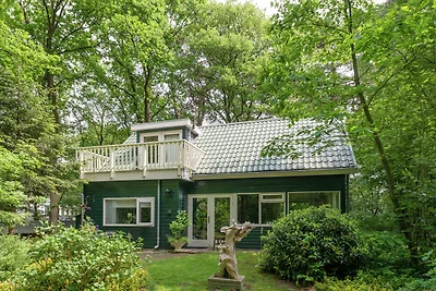 Komfortables Ferienhaus in einem Waldgebiet