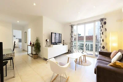 Wohnung in Antibes nahe Gravette Strand