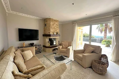 Villa in Valcros mit Pool und Meerblick