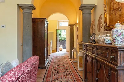 Ampio appartamento con giardino privato