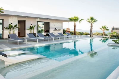 Villa in Kissamos mit Schwimmbecken