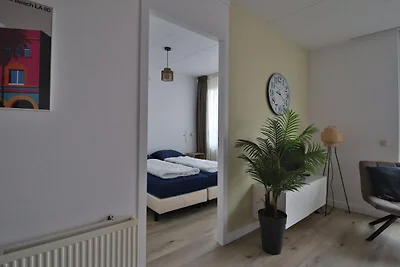 Apartment am Wasser mit Balkon