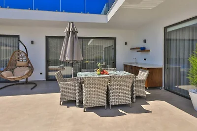 Villa in Kalkan mit Schwimmbecken