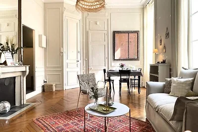 Le Crosne Parkplatz steht ruhig