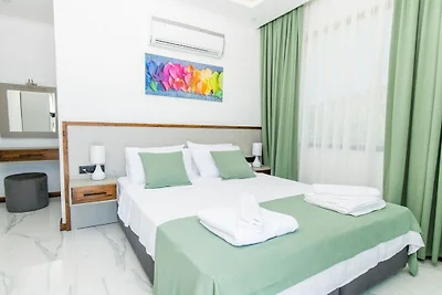 Villa in Kalkan mit Schwimmbecken