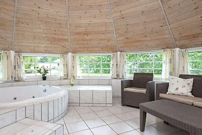 12 Personen Ferienhaus in Væggerløse