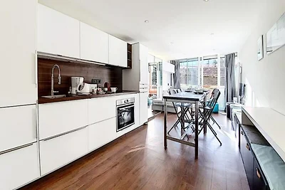 Renovierte Wohnung · Zentrale Lage · Balkon