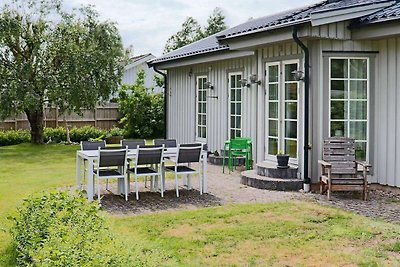 Modernes Ferienhaus mit Garten