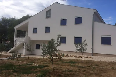 Komfortable Wohnung mit überdachter Terrasse