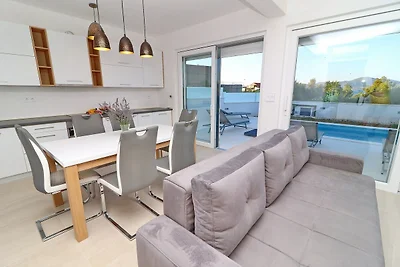 Villa E & D - Four Bedroom Villa with Pool an...