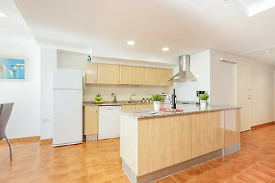 Zentrales Roses-Apartment mit Terrasse