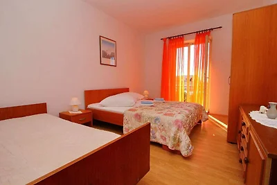 Apartment mit drei Schlafzimmern und Terrasse
