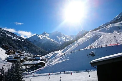 BLICK AUF DIE PISTEN, OBERGESCHOSS - MERIBEL...