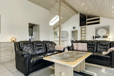 8 Personen Ferienhaus in Væggerløse-By Traum