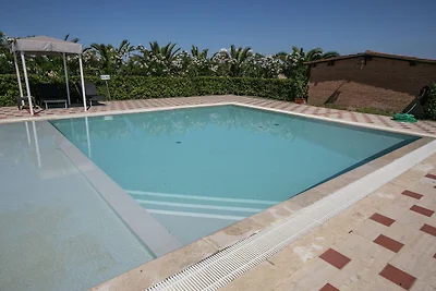 Hübsche Wohnung mit Pool in Lazise