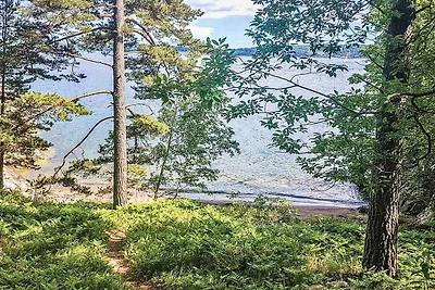 Friedliches Inselhaus in Meeresnähe