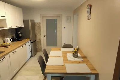 Elegant Lovran Apartment with Garden - Two Be...