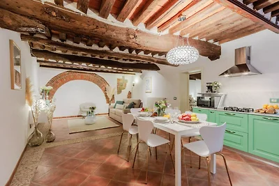 Appartamento a Lucca con cortile privato