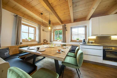 Ruhiges Chalet mit Sauna in Königsleiten
