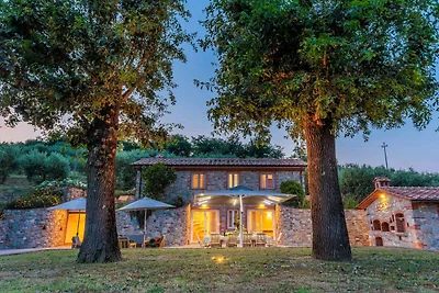 Moderne Toscaanse villa met privézwembad