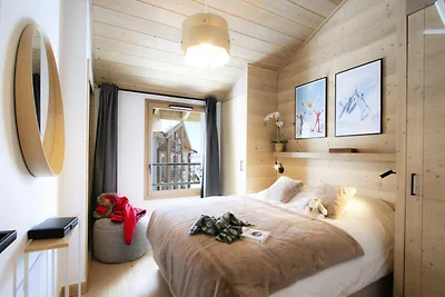 PHOB44 Appartamento atipico con travi a vista...