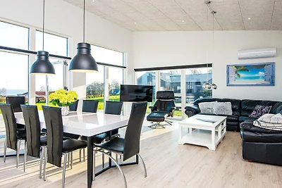 10 Personen Ferienhaus in Sjølund-By Traum