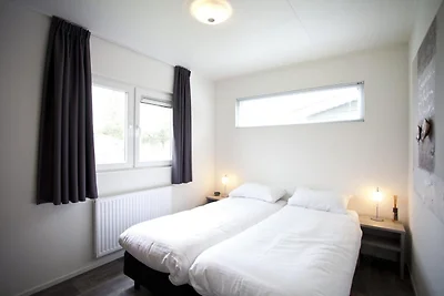 Moderne Chalet-Flucht am See