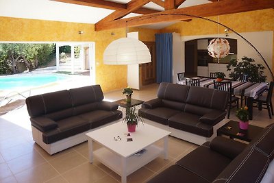 Hübsche und moderne Villa mit Privatpool,...
