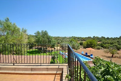 Huis in Mallorcaanse stijl met zwembad