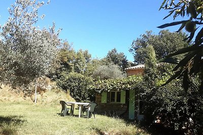 Incantevole casa in pietra con piscina comune