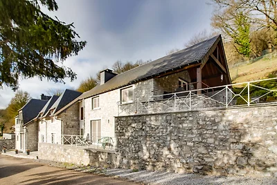 Ferienhaus in Sosoye mit Pool