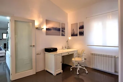 Moderne Villa mit privatem Pool in Sayalonga