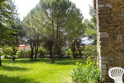 Landelijke boerderij bij Cévennes met een tui...