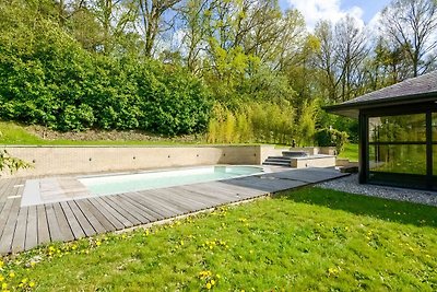 Malerische Villa mit Swimmingpool