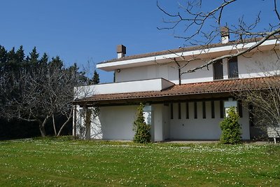 Vakantiehuis in Sant'ermete met tuin