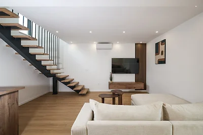 Elegante Villa mit Whirlpool in Sukošan