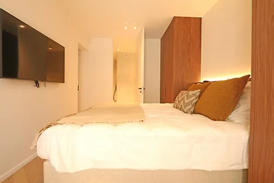Schöne Wohnung mit seitlichem Meerblick