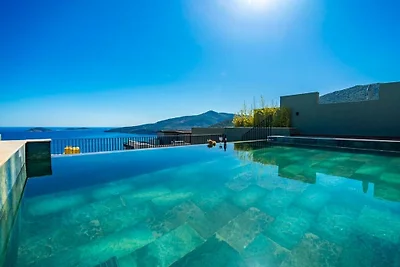 Villa in Kalkan mit Schwimmbecken