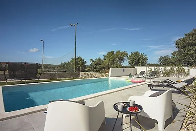 Villa in Pomer mit Schwimmbecken