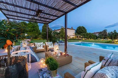 5 Schlafzimmer Villa mit Pool in Lucca