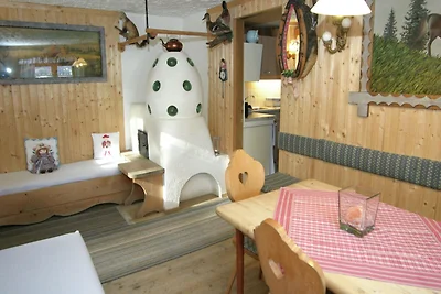 Chalet in Caroles con una foresta vicina