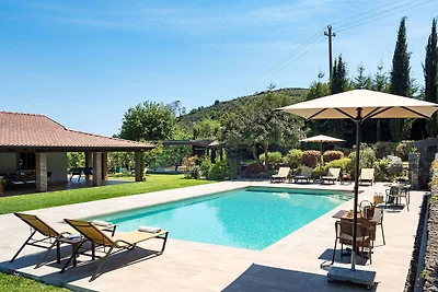 Villa moderna a Trecastagni con piscina