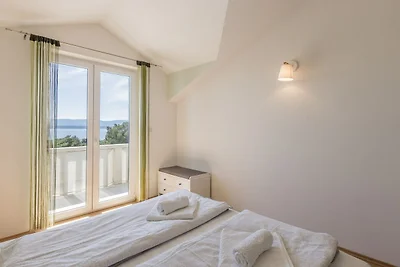 Comfort One Bedroom Apartment with Terrace an...